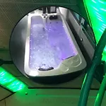 L'arret De Bus 2 Insolite & Spa 度假居 *